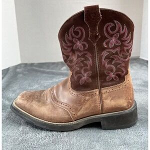 Ariat Boots Womens Sz 8B Brown Leather Western Boots Pink Brown Top Sq. Toe